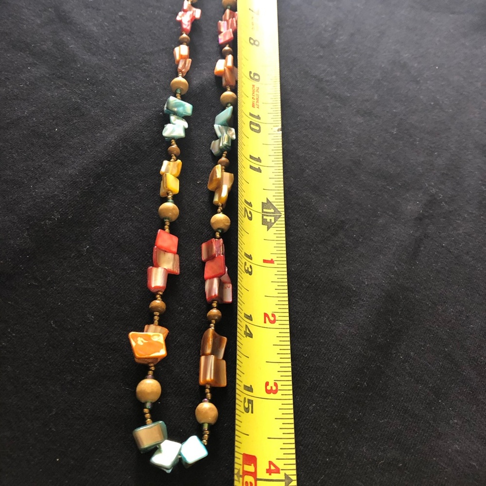 2 necklaces. - Picture 4 of 6